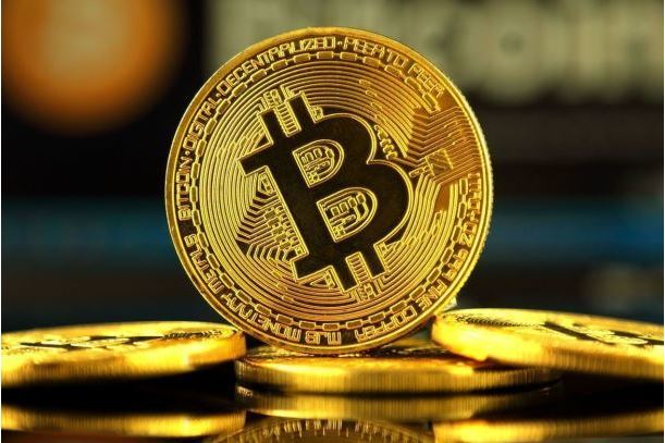 Bitcoin transaction fees grow 20-fold as asset value accelerates
